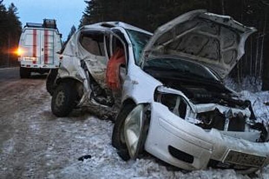 Водитель Toyota погиб в ДТП на Голоустненском тракте в Иркутской области