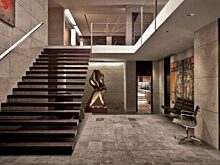 Интерьер как портрет героя: дом бывшего премьер-министра из кинофильма «Призрак»