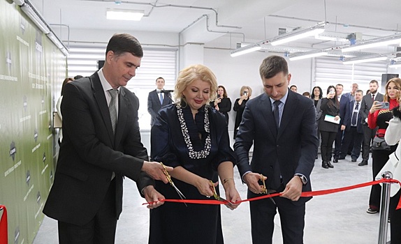 В Шахтах открылась швейная фабрика по выпуску спецодежды для участников СВО