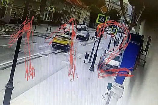 ДТП с патрульной машиной в центре Москвы попало на видео