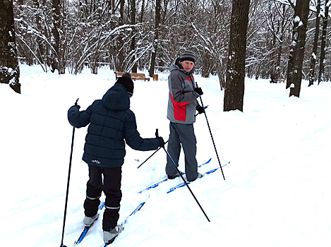 Бесплатные лыжные занятия продолжаются в Воронцовском парке
