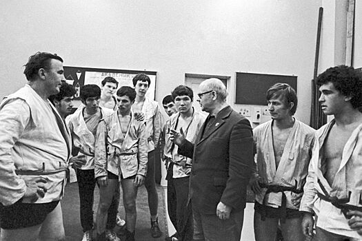 Анатолий Харлампиев на войне, Анатолий Харлампиев, история, биография, основатель самбо, годовщина ВОВ, спорт в ВОВ