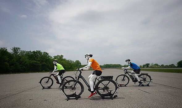 Bosch разработала систему автоматического торможения автомобилей для защиты велосипедистов