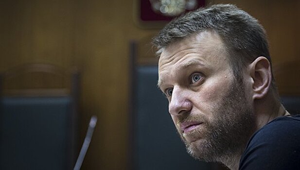 Навальный включил оповещение об эвакуации в суде