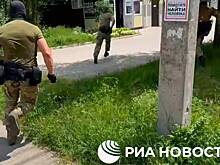 Ящики с оружием, гранатами и взрывчаткой попали на видео ФСБ