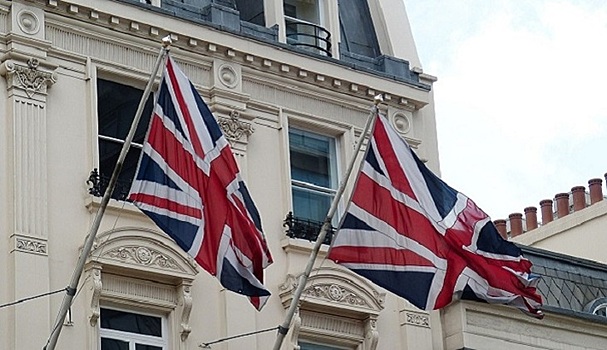 Британцев «ждёт расплата» за вождение в неподобающей одежде