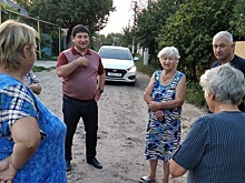 Жителям Старой Станицы депутат пообещал заасфальтировать улицу