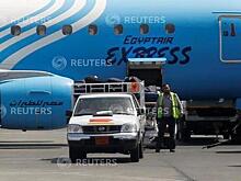 Останки жертв крушения самолета EgyptAir доставили в Каир
