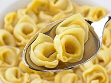 Каппеллетти в бульоне