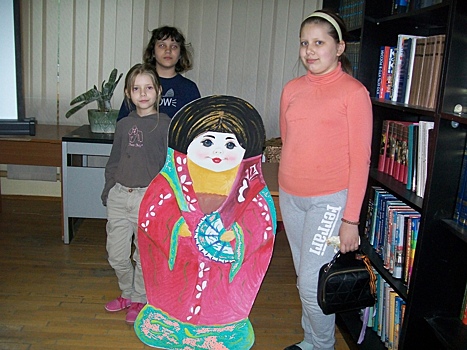 Юным читателям библиотеки на Зеленоградской рассказали о празднике День России