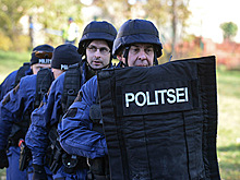 Эстонская полиция обстреляла беженцев резиновыми пулями