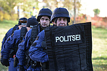 Эстонская полиция обстреляла беженцев резиновыми пулями