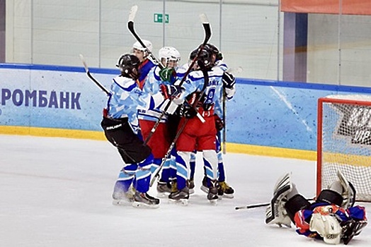Юные хоккеисты Дмитрова и Королева одержали победу в турнире «Золотая шайба»