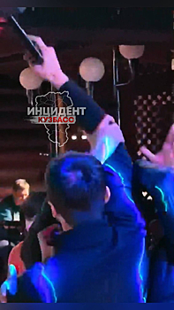 Приезжий получил штраф за переполох с пистолетом в кемеровском кафе