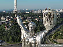 Одним из авторов макета трезубца для монумента «Родина-мать» в Киеве оказался украинский экс-президент Ющенко