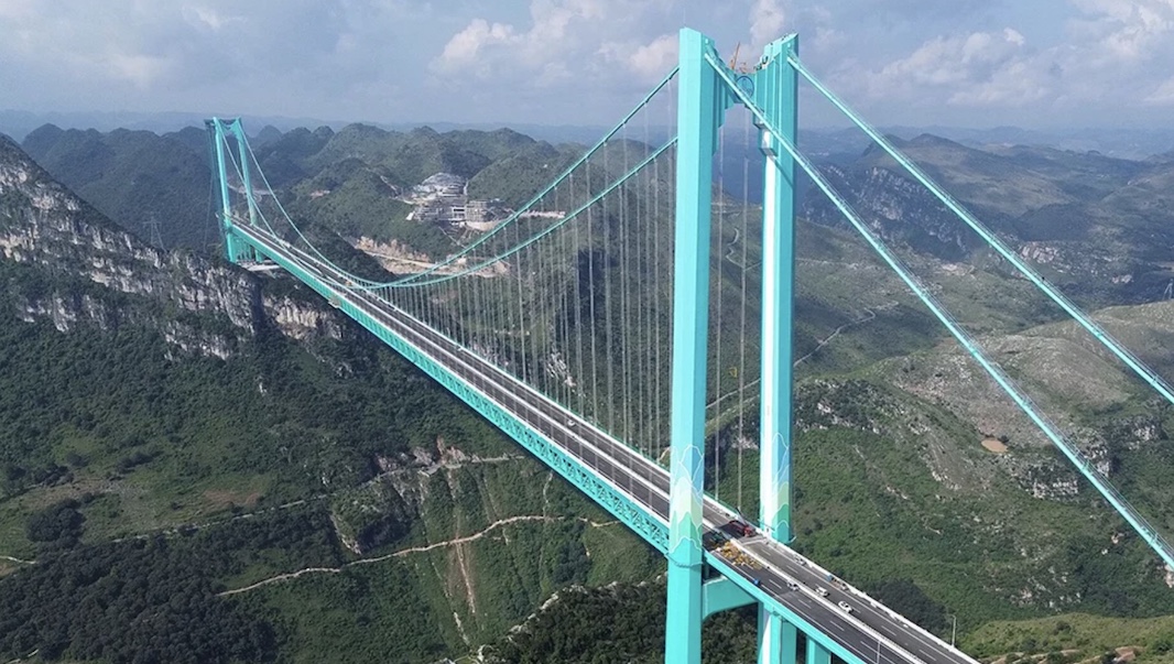 В Китае построен самый высокий мост в мире