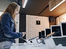 Когда выгоднее всего покупать новый смартфон? Назван месяц в 2024 году