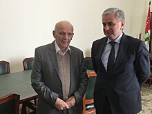 Писатель Квициниа президенту: мечтаю опубликовать неизданное