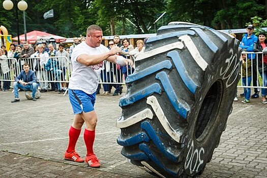 На День города калининградцы будут таскать покрышки и двигать автомобили в борьбе за звание самого сильного