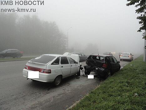 Отечественная легковушка с иномаркой столкнулись в Ставрополе