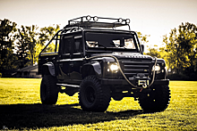 Посмотрите на армейский Land Rover Defender в стиле Джеймса Бонда