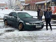 В сети обсуждают бийскую неунывающую автомобилистку