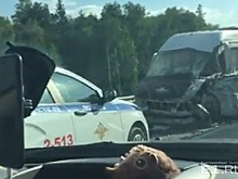 На ЕКАД пассажирский автобус столкнулся с КамАЗом