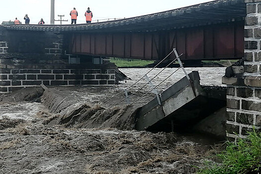 Железнодорожный мост на Транссибе обрушился из-за паводка