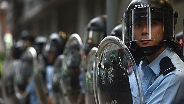 В Гонконге начались столкновения протестующих с полицией