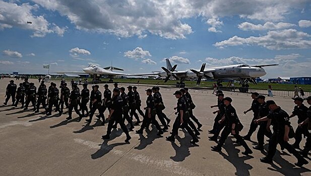 Россия надеется заключить контракты с Вьетнамом по оборонной промышленности
