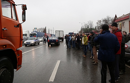 Медведева пригласили на встречу с дальнобойщиками