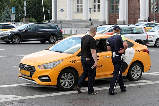 В Нижнем Новгороде задержали почти 30 таксистов-мигрантов без прав и лицензии