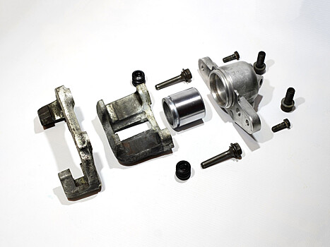 Как правильно перебрать тормозные суппорты