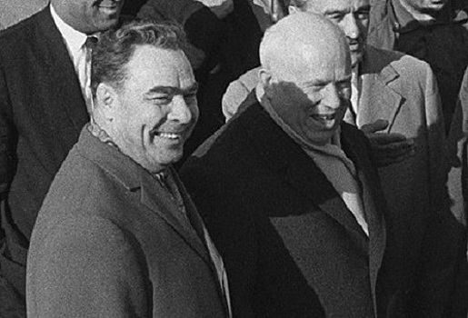 В чем Брежнев обвинял Хрущева