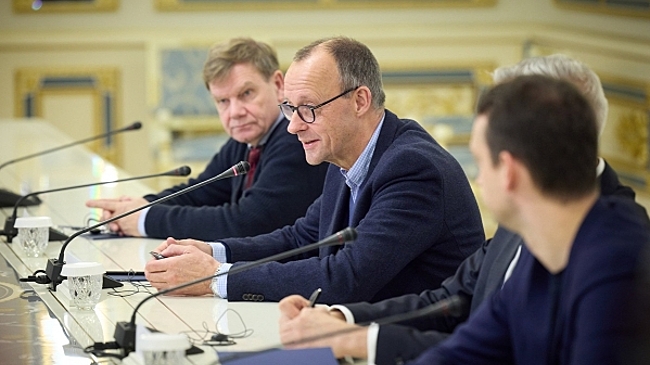 В ФРГ Министр попал в больницу из-за напряженной атмосферы на заседании Мерца