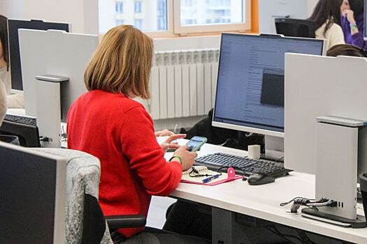 Работодатели Свердловской области приглашают женщин на работу чаще, чем мужчин