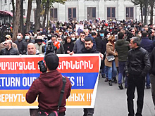Митингующие в Ереване обратились к послу России и попали на видео