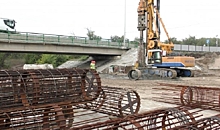 В Волгоградской области монтируют опоры нового моста через ерик Осинки