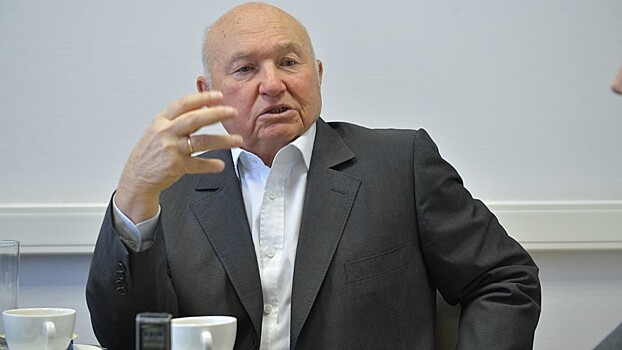 Экс-губернатор Петербурга Яковлев выразил соболезнования по поводу смерти Лужкова