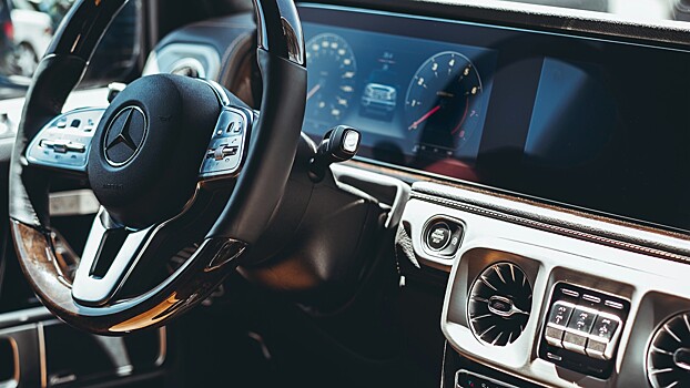 Mercedes-Benz представил электрическую версию «Гелика»