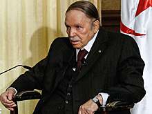 Президент Алжира ушел в отставку