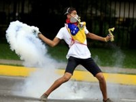 "Ожидается мясорубка": как идет борьба за власть в Венесуэле
