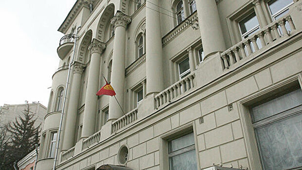 В посольстве Киргизии в Москве дипломат подрался с посетителем