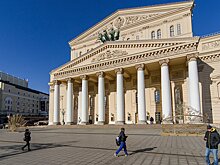 Здесь служат Мельпомене: Лев-хранитель познакомит с историей и архитектурой московских театров и не только