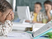 Депутат Вассерман предложил делать сноски о вреде курения в школьной литературе