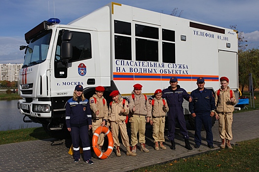 Водные спасатели провели мастер-класс для рыбаков