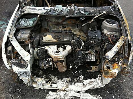 В Мурманске ночью сгорел автомобиль