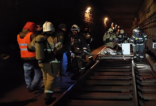 Спасатели показали, как «победили пожар» в нижегородском метро