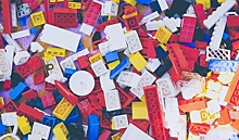Lego вслед за Барби будет выпускать продукцию из мусора