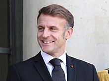 Макрона обвинили в похоронах Франции